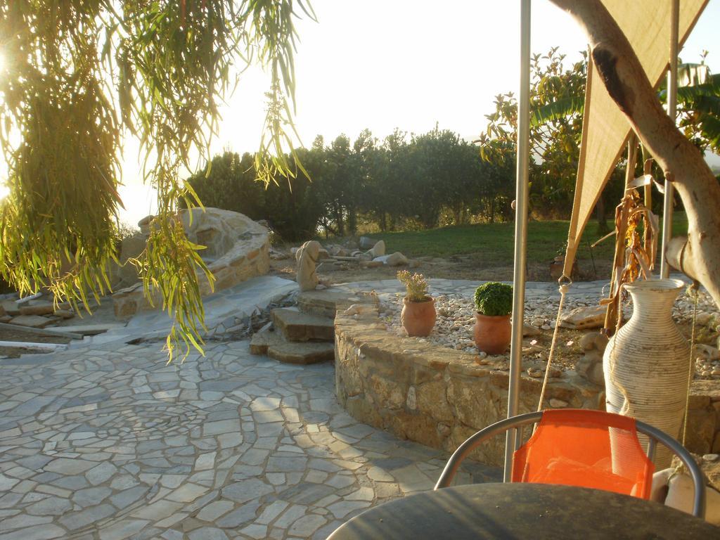 Charly Point Villa Метони Экстерьер фото